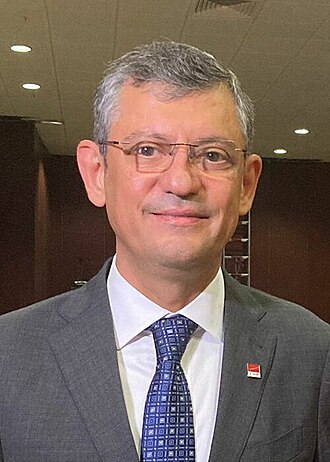 ÖZGÜR ÖZEL